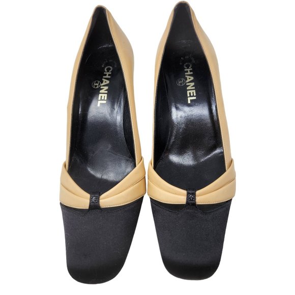 CHANEL Pumps Lambskin Cap Toe Black Metal Chanel Logo on Toe Women's Size EU 38 - Picture 3 of 15